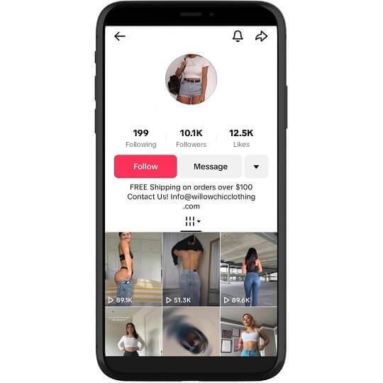 ****owchic.outfits (10.1k followers)